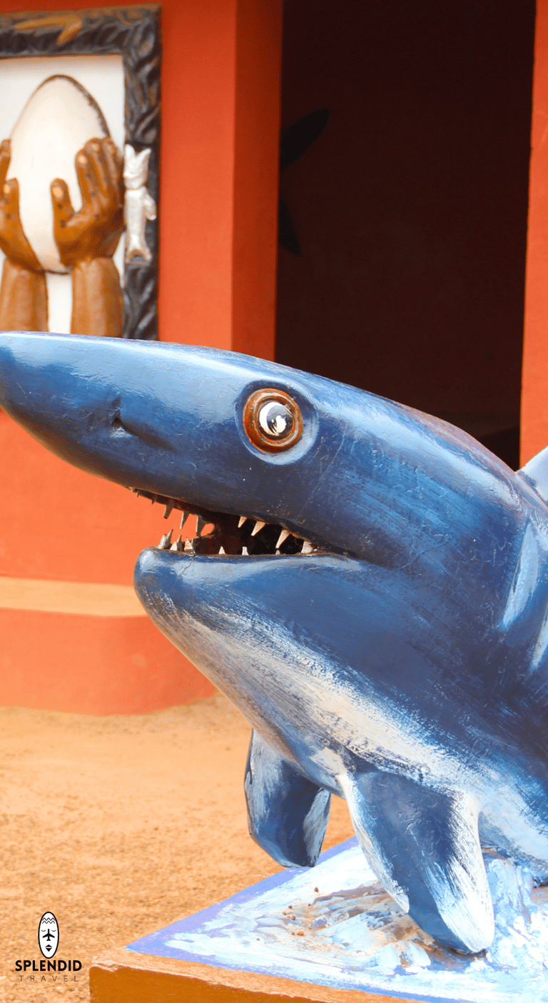 Kohndo, le requin, entrée du palais royal privé du Roi Béhanzin