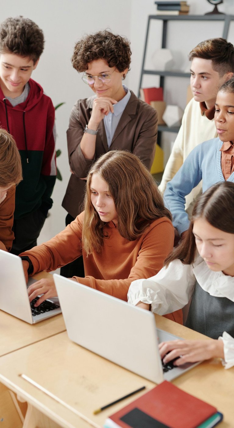 junior, minor, summer camp, family camp, guardian, teacher, english, full time, part time,
