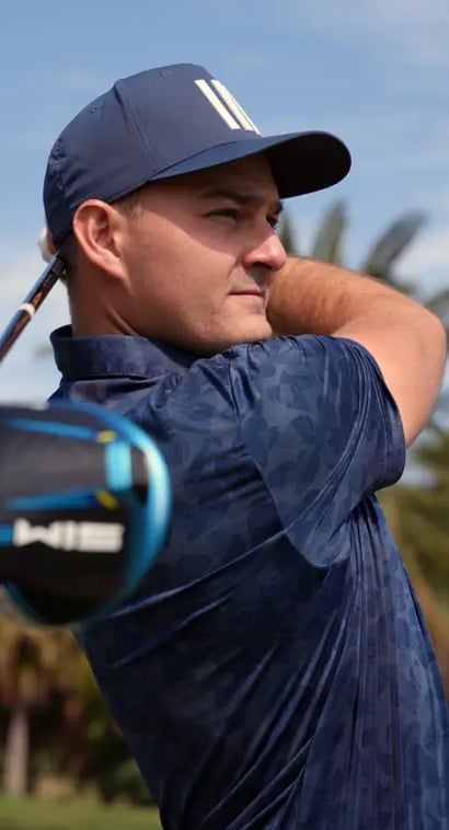 Santi Espinosa Golf Coach jugando.