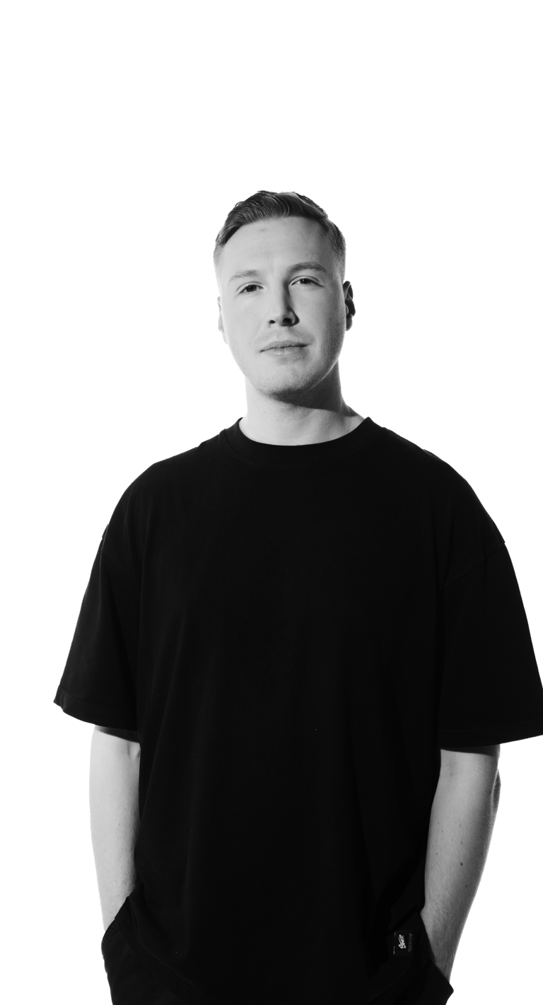 Besh, DJ et producteur de musique électronique.
