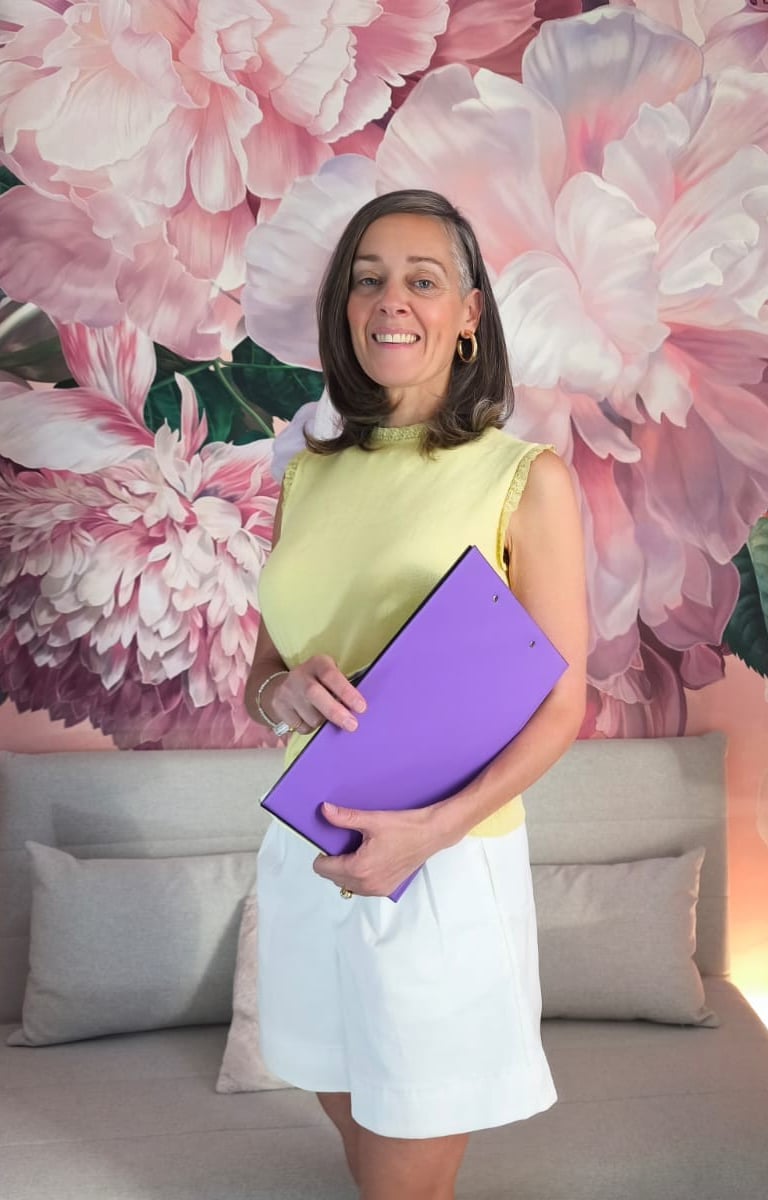 Nirmala, terapeuta especializada en regulación del sistema nervioso, trauma y bienestar emocional,-
