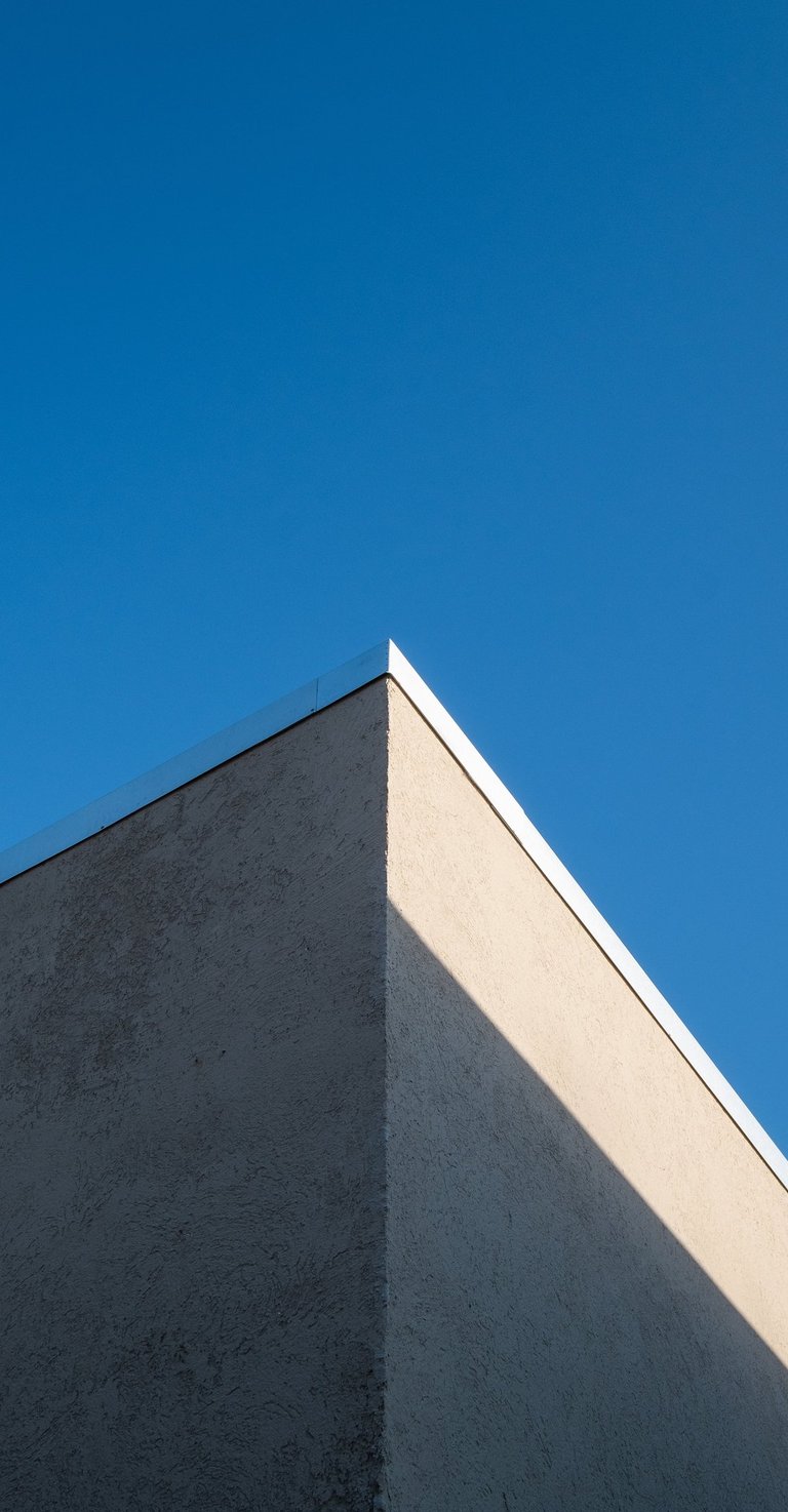 Casa sucesiva. Foto de la obra, un volumen mirando al cielo