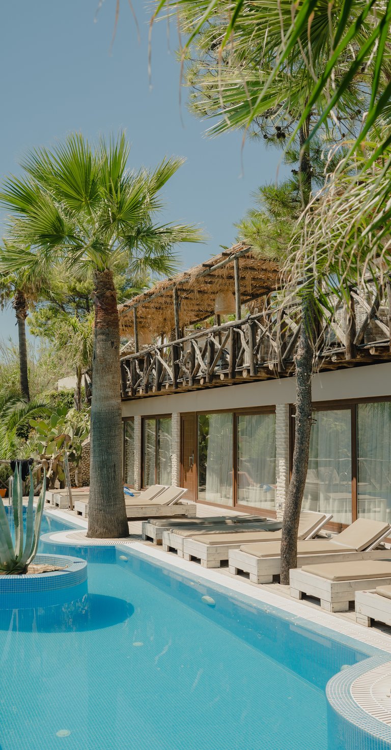 Gloria Maris Hotel Suites and Villa executive suites and infinity pool