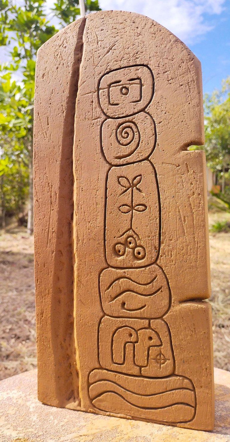 Escultura-arcilla-símbolos-lengua artística- Barichara-Colombia-hormigas-cerámica