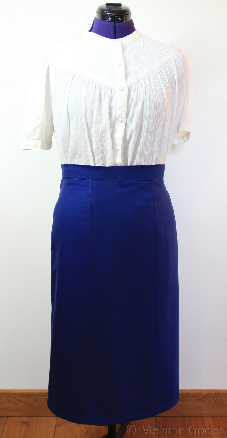 Jupe tailleur années 1940. Tailleur bleu pour défilé de reconstitution historique