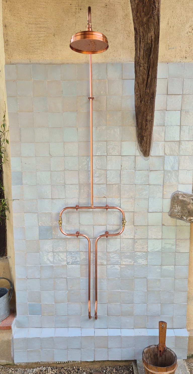 douche extérieure, douche piscine, création design, douche cuivre, création sur-mesure