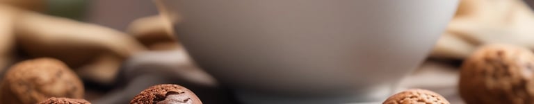 bolinhas de chocolate em um pote