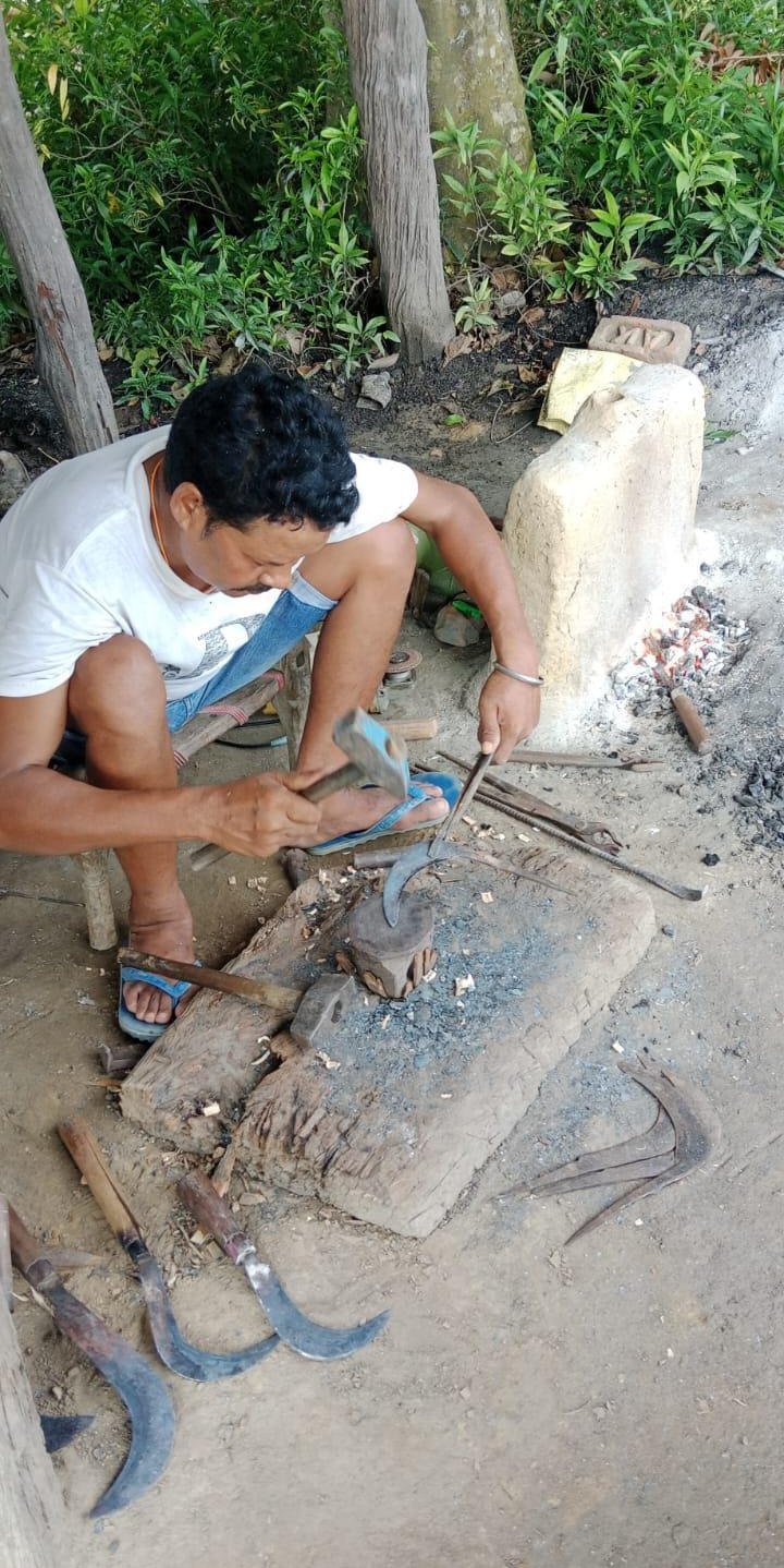 Knife sharpener in Thakurdwara