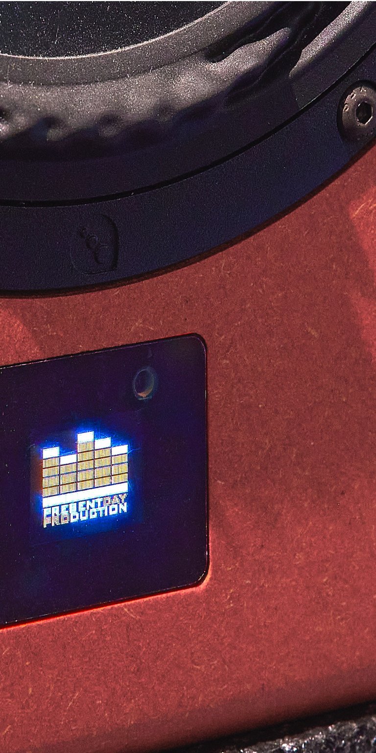 Present Day Production Mum-8 studio monitor oled screen