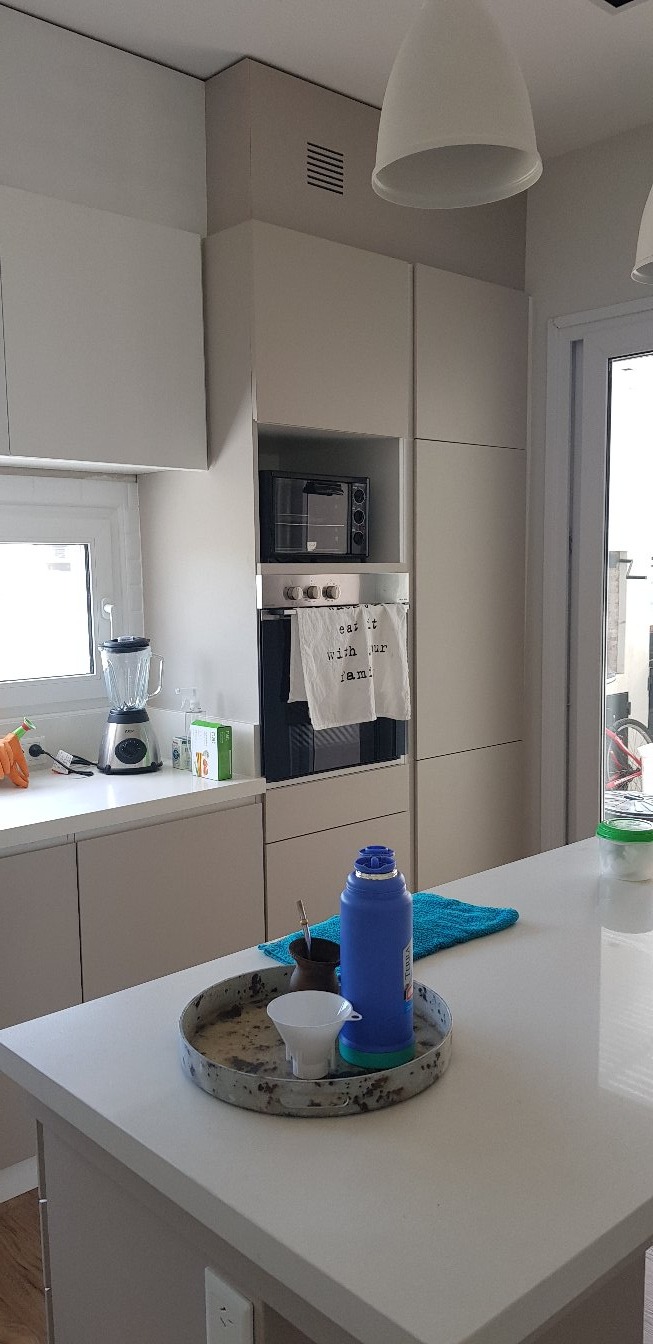 Diseño de cocina laqueado en terminacion satinado