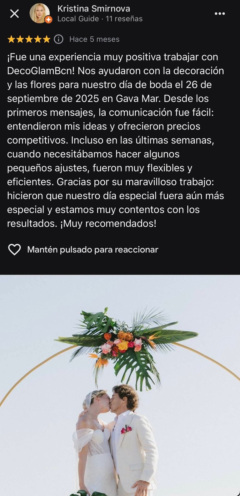 decoración de boda tropical en Gava con centros de mesa florales