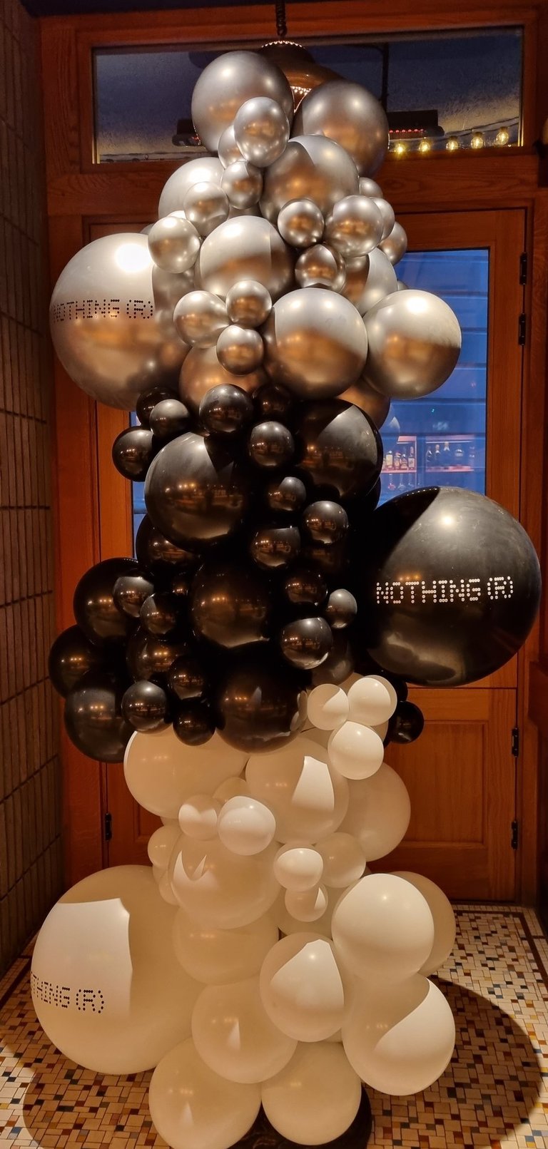 balloons stand