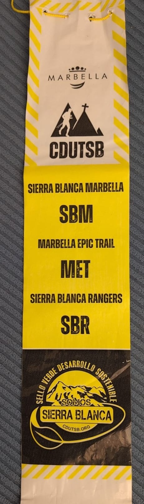 balizas yellow and black markers sierra blanca