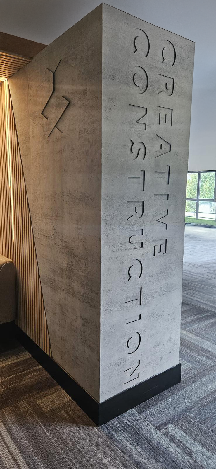 Mineralinis akmuo DECOSONA – unikalūs sienų paviršiai jūsų erdvėms