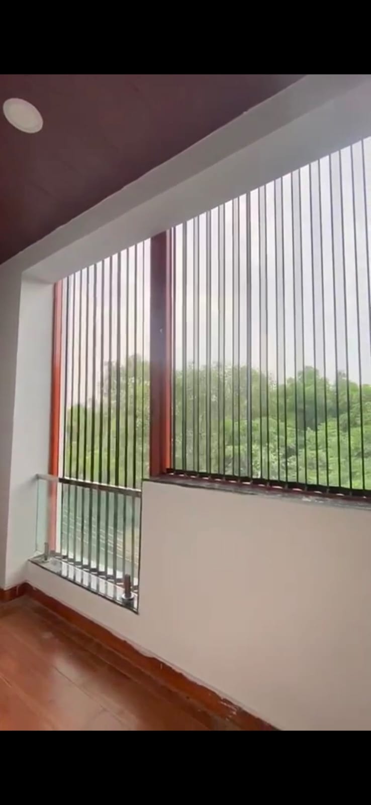 Aluminium pleated mesh for balcony against birds and monkeys