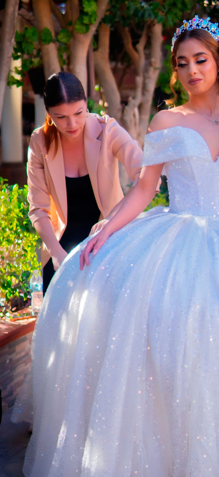Asesoría completa para elegir el vestido perfecto para tu día especial.