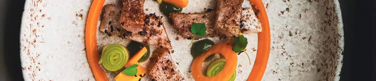 Xagis gerecht met kleurrijke smaken en verfijnde presentatie.