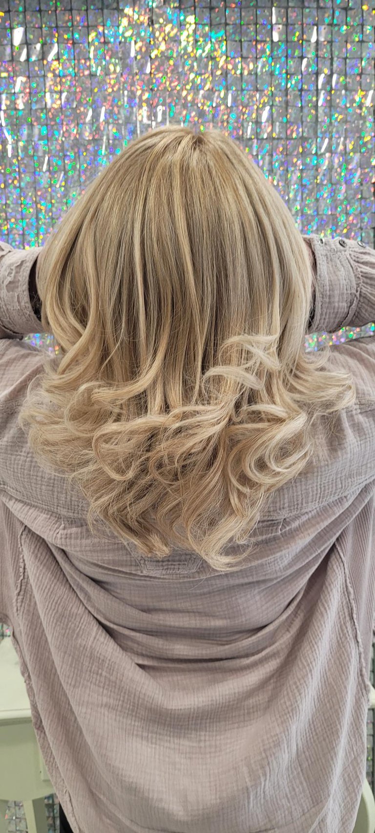Medium blonde curls