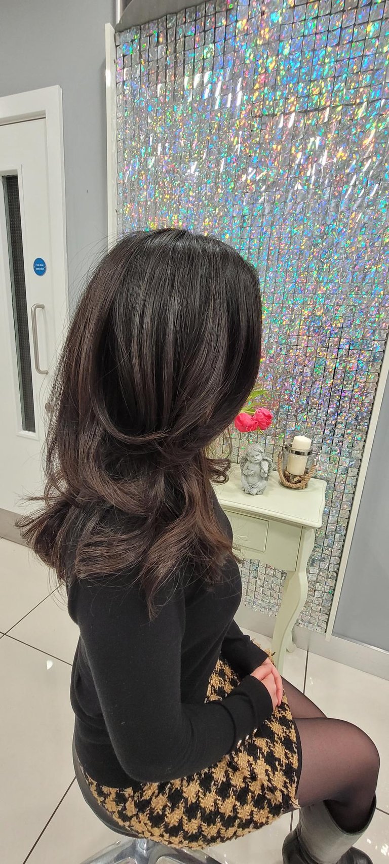 Medium-length blow dry with volume