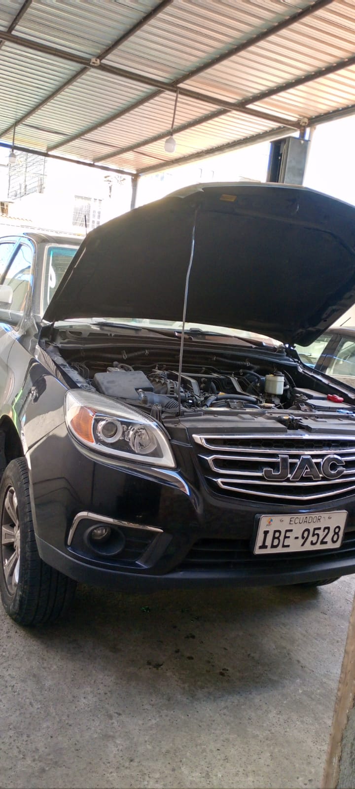 JAC HFC1037DEV Luxury 2.0 CD 4x2 atendida en Tapia Fuertes Automotriz como caso real documentado.