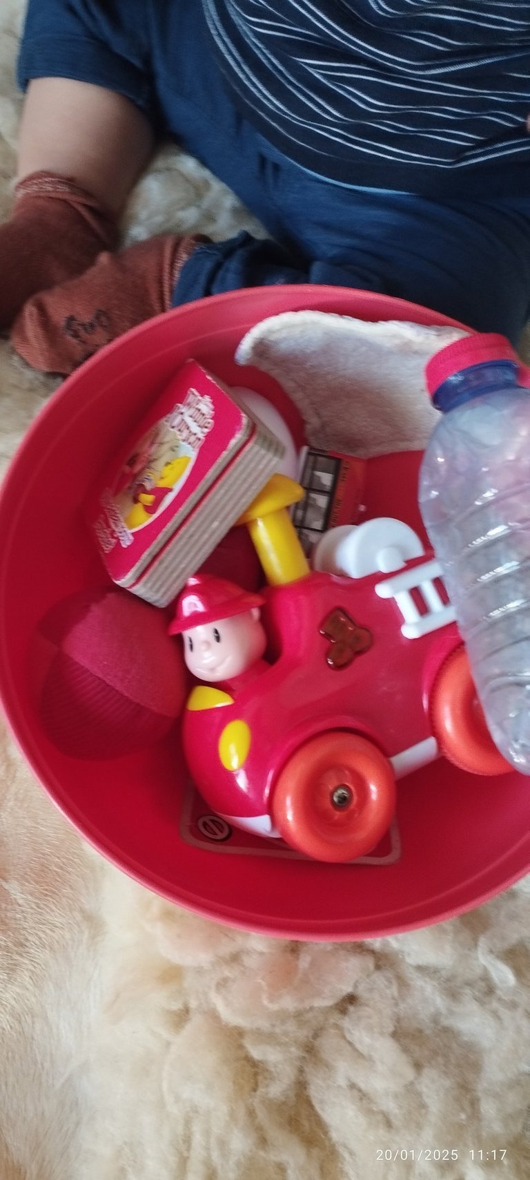 bac sensoriel bébé thème couleur