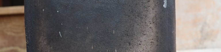 Installation artisitique en céramique  - Le salut des enfants n'est pas dans la lumière bleue - Jaï