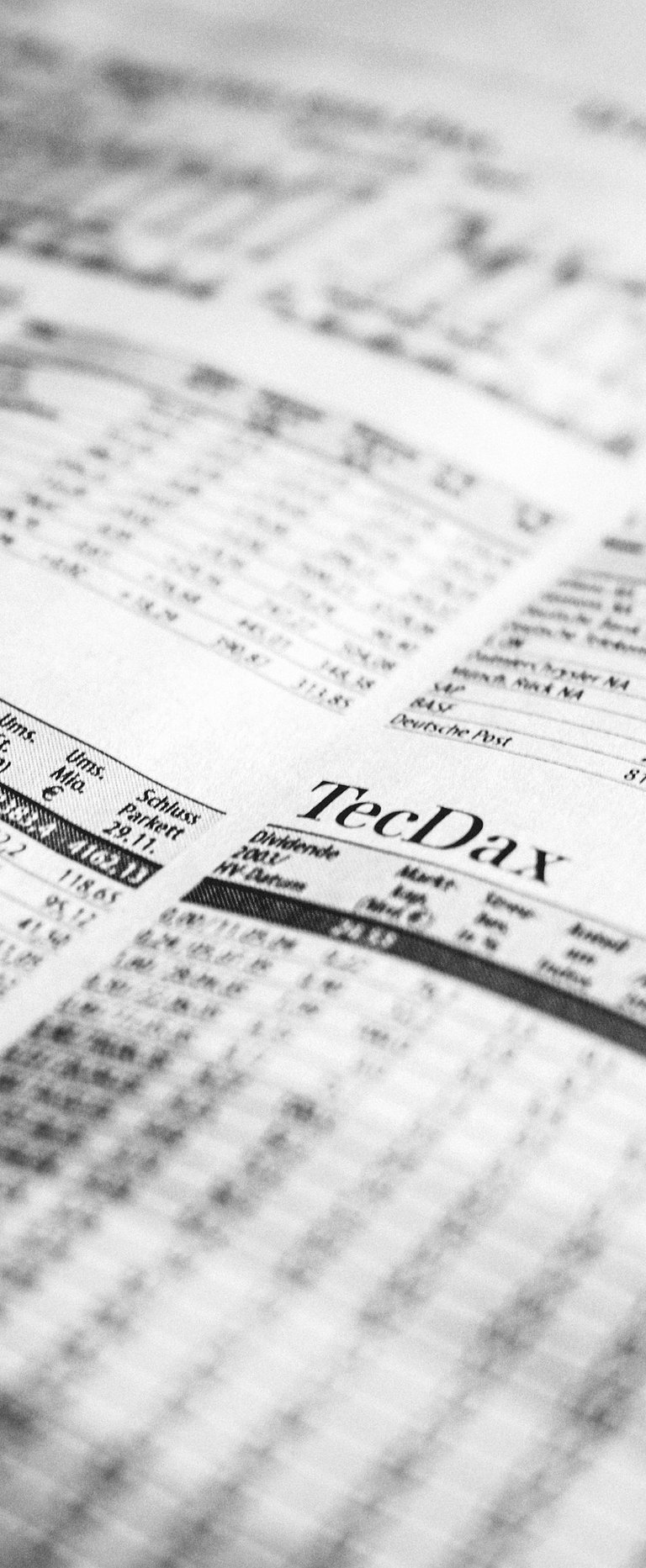 Zeitung mit Börsenkursen, Chancen des Investmentvermögens entdecken