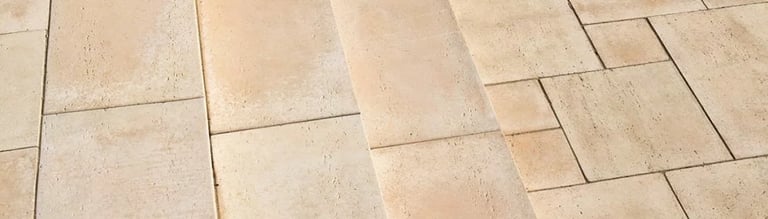 Travertine lauko laiptai