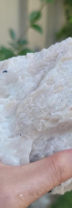 Premium Potash Feldspar (K₂O 12–13%) – Ideal for Ceramics, Glass & Welding rodes