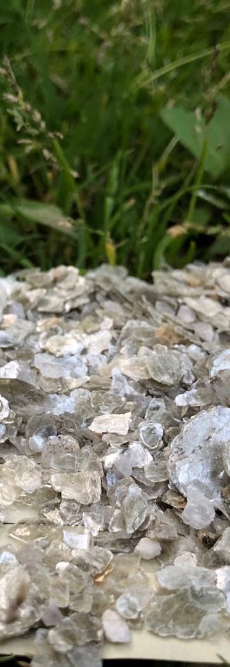 Source premium muscovite mica for electronics, cosmetics, and construction