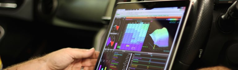 un ordinateur avec une cartographie pour reprogrammation