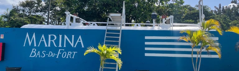 Peinture décorative et signalétique "Marina Bas-Du-Fort" 