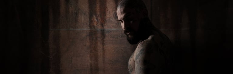 Wowart DarkArt Galerie – Fotograf Chur für ausdrucksstarke Porträts zwischen Licht und Schatten