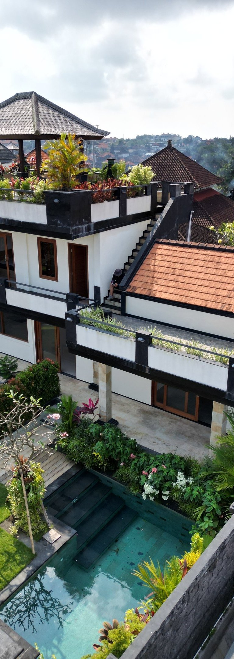 乌加桑山顶海景别墅外观｜巴厘岛2024全新建成住宅