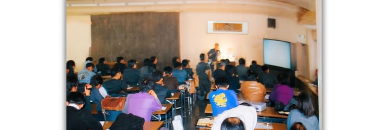 Repórteres, funcionários de revistas e equipes de televisão 