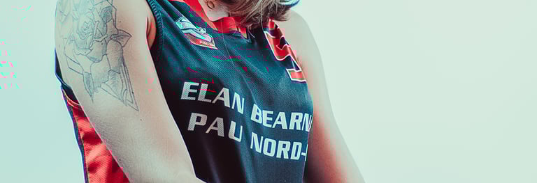 Photographie en studio sur fond blanc, capturez par le photographe, vidéaste Thomas Bordas à Pau.