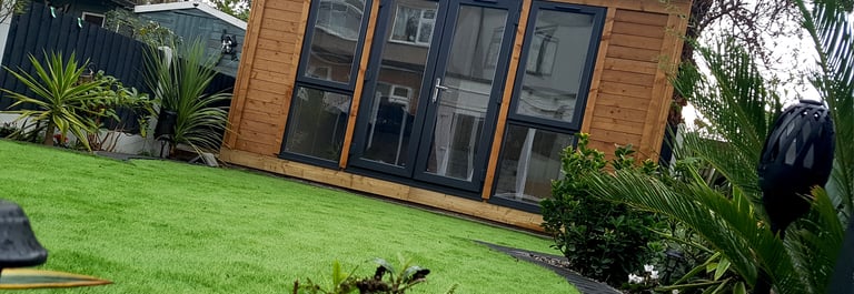 Exotic Modern Dynamic Designer Circle Lawn Tropical Small Garden