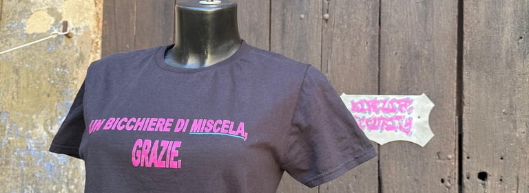 Maglietta estiva con logo di un club motociclistico chiamato Bike Life Security