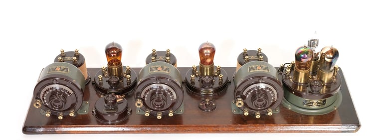 Model-10-4340-Radiodyne-Top