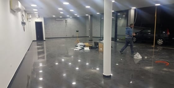 električari u Rijeci postavili elektroinstalacije u auto radionici