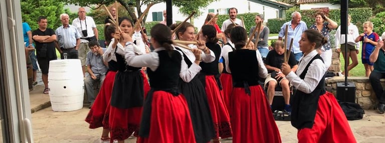Danseuses basques