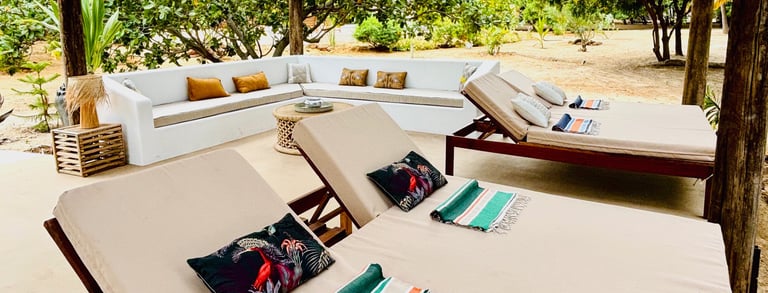 Vue de la salle de repos du boutique hôtel Maison Fimela situé au coeur du Sine Saloum