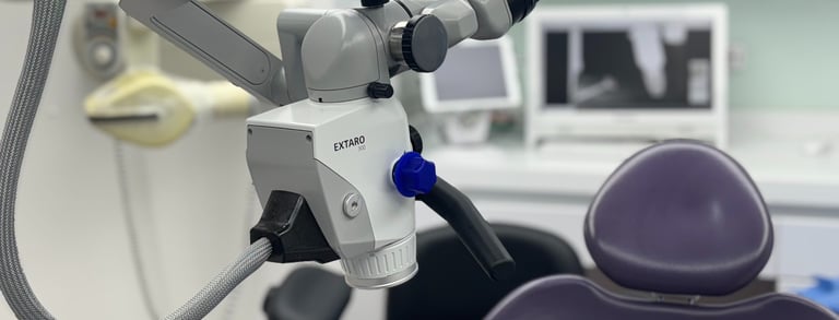 Silla odontológica con microscopio de tecnología avanzada