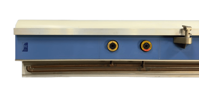 JTC Mechanical’s medical trunking system with gas, electrical, and lighting.