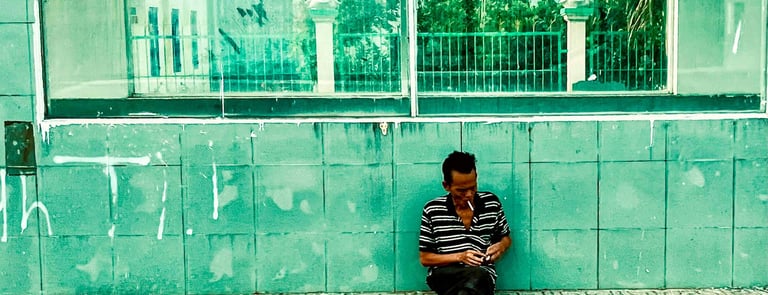 Man smoking on a Saigon street