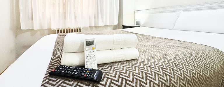 Habitación doble con todos los servicios en Berceo Rooms, Logroño
