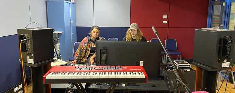 Luca Teaching Music Production