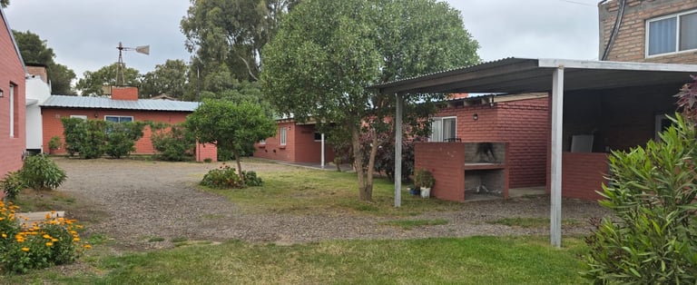 AMPLIO ESPACIO CON VIGILANCIA POR CAMARA LAS 24HORAS.