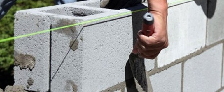 empreiteiros e pedreiros