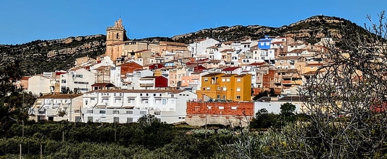 Village de Villar Del Arzobispo en Espagne ou est fabriqué l'huile d'olive lagrima de oro